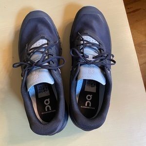 On Cloud - Women’s Black Cloudventure